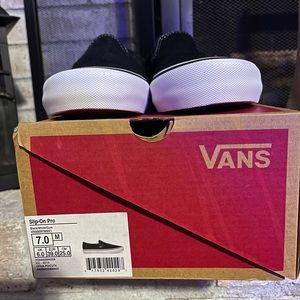 NIB VANS  MENS SZ 7